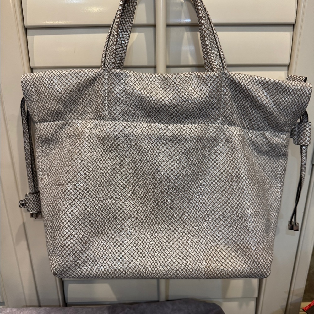 Gianni Chiarni Italy Tote Bag Silver Metallic Snake‎ Print Stunning